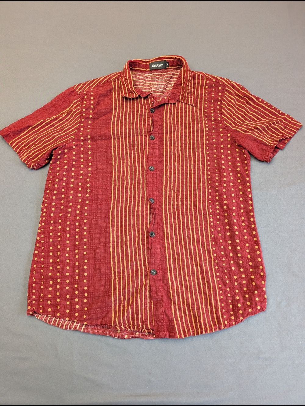 VatPave Mens Size M Red Patterned Button Up Shirt Short Sleeve Casual Boho Resor